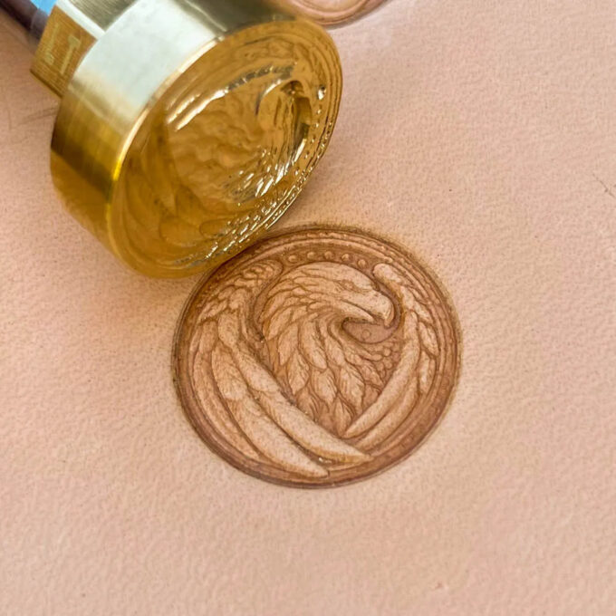 LEATHER STAMP - LT538 22.5x22.5mm
